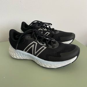 New Balance Fresh Foam EVOZ Sneaker - size 6, NWOT